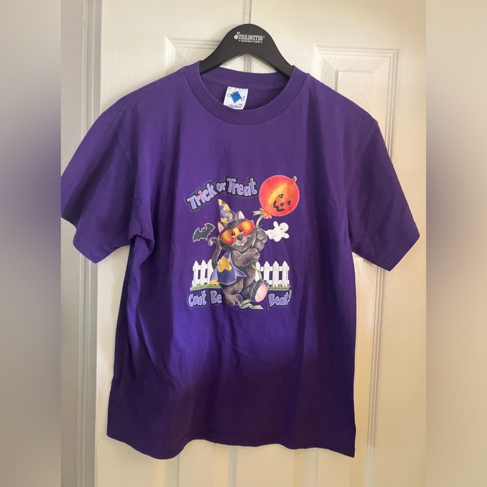 Vintage 1990s Purple Halloween Car T-shirt Trick or Treat